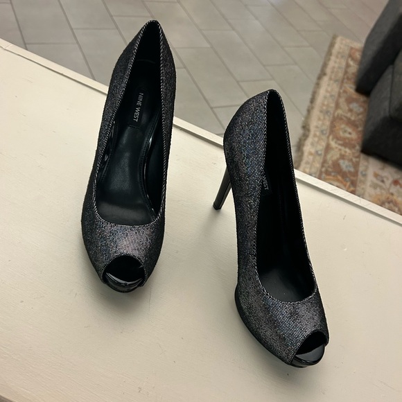 Nine West Shimmering Black Peep-Toe Heels 10 M. Like Brand New!!No flaws! Beauty - Picture 8 of 8
